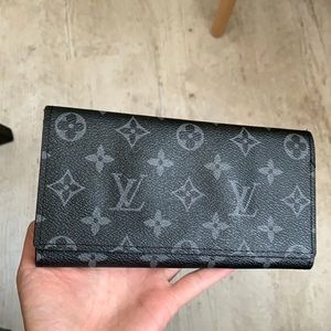 Black trifold Wallet